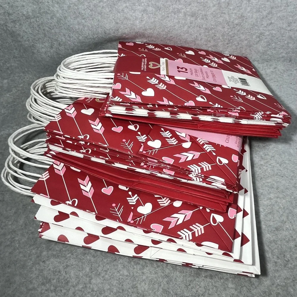Celebrate It Valentine's Day‎ Medium Gift Bags 2+ Pack Hearts Arrows Party Favor